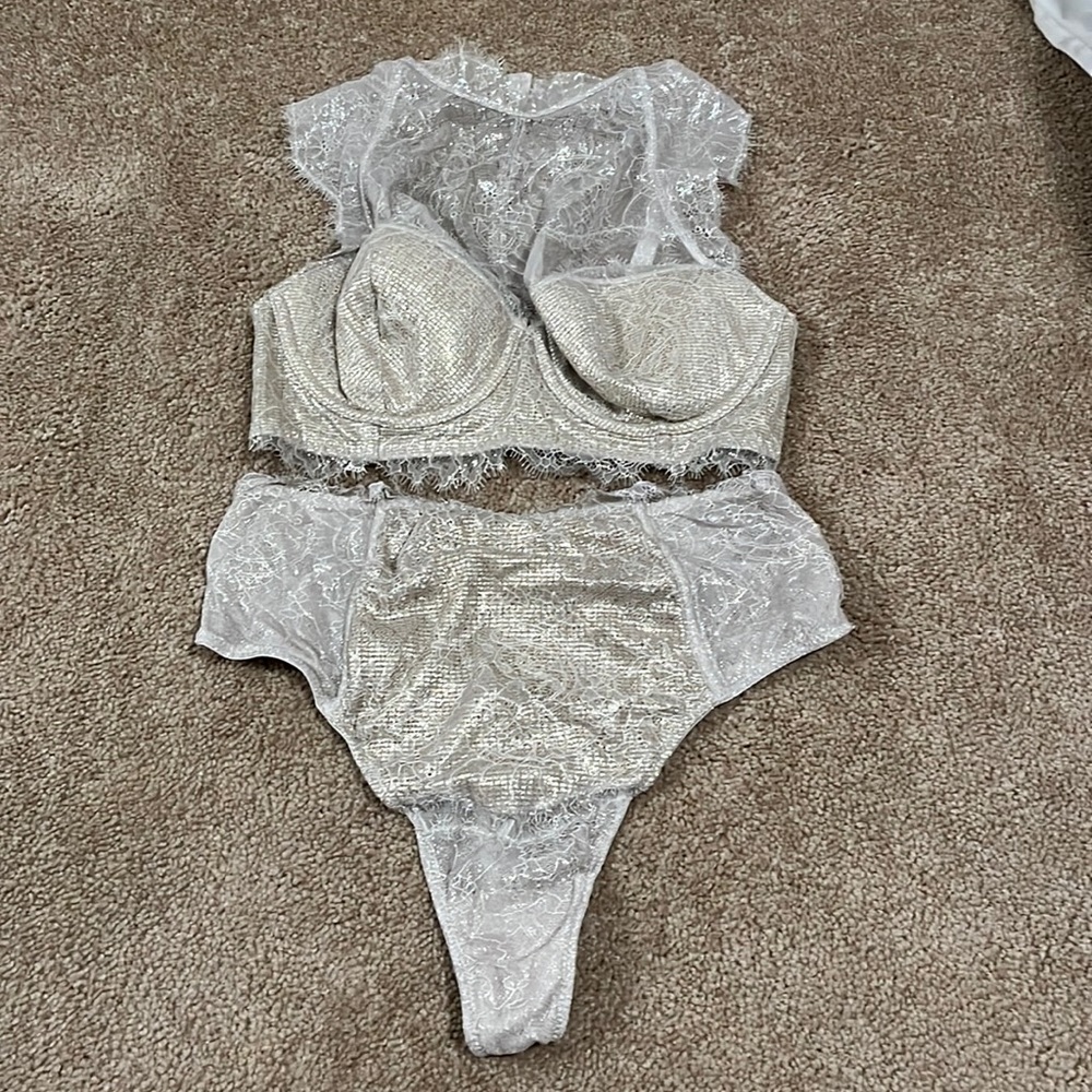 Gorgeous lingerie set worn once for pictures!